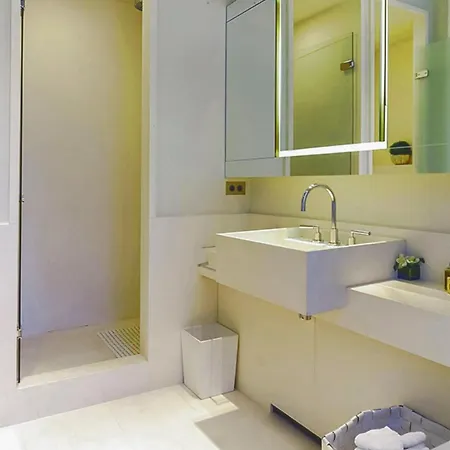 Marot Apartment *